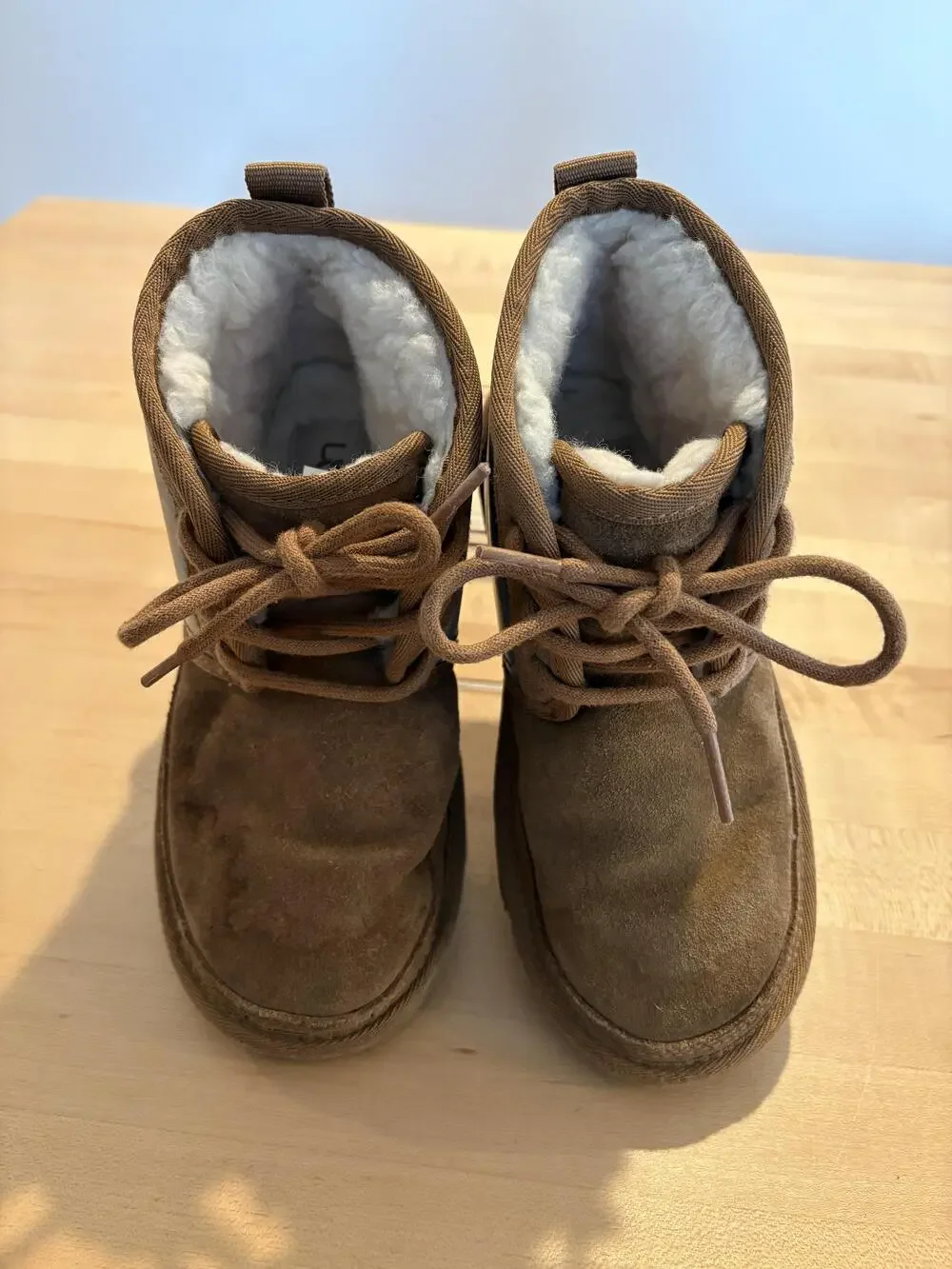 UGG Neumel Chromatic Boots Kids Size 2 Brown Suede Logo Panel Lace Up Shearling